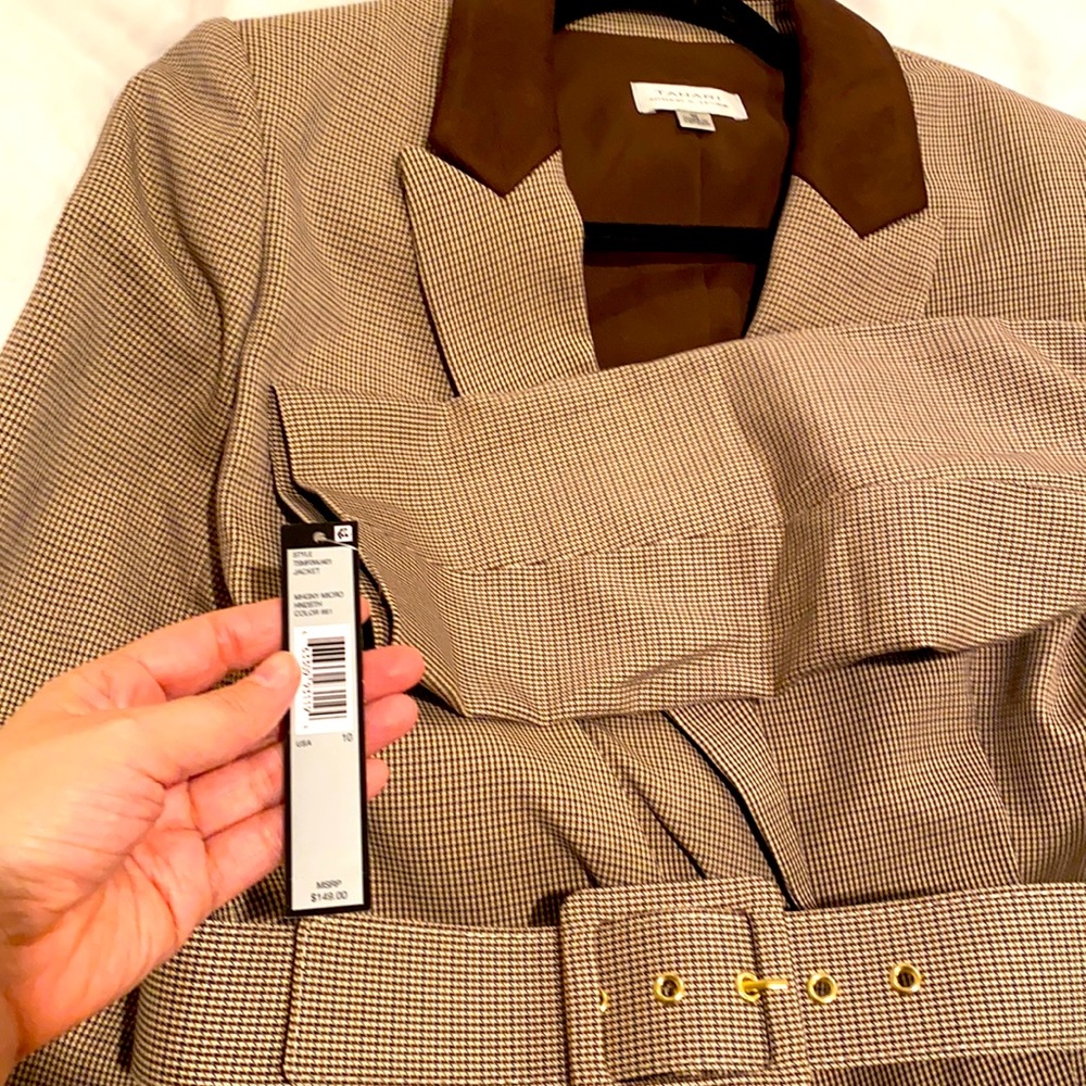Jacket with velvet collar
